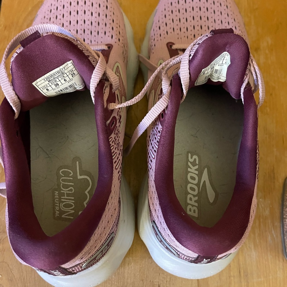Women’s Brooks Glycerin 20 size 8 medium - Picture 9 of 10